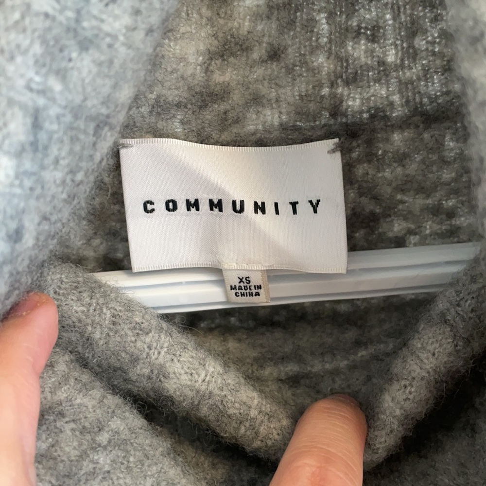 Community wool sweater - Picture 2 of 3